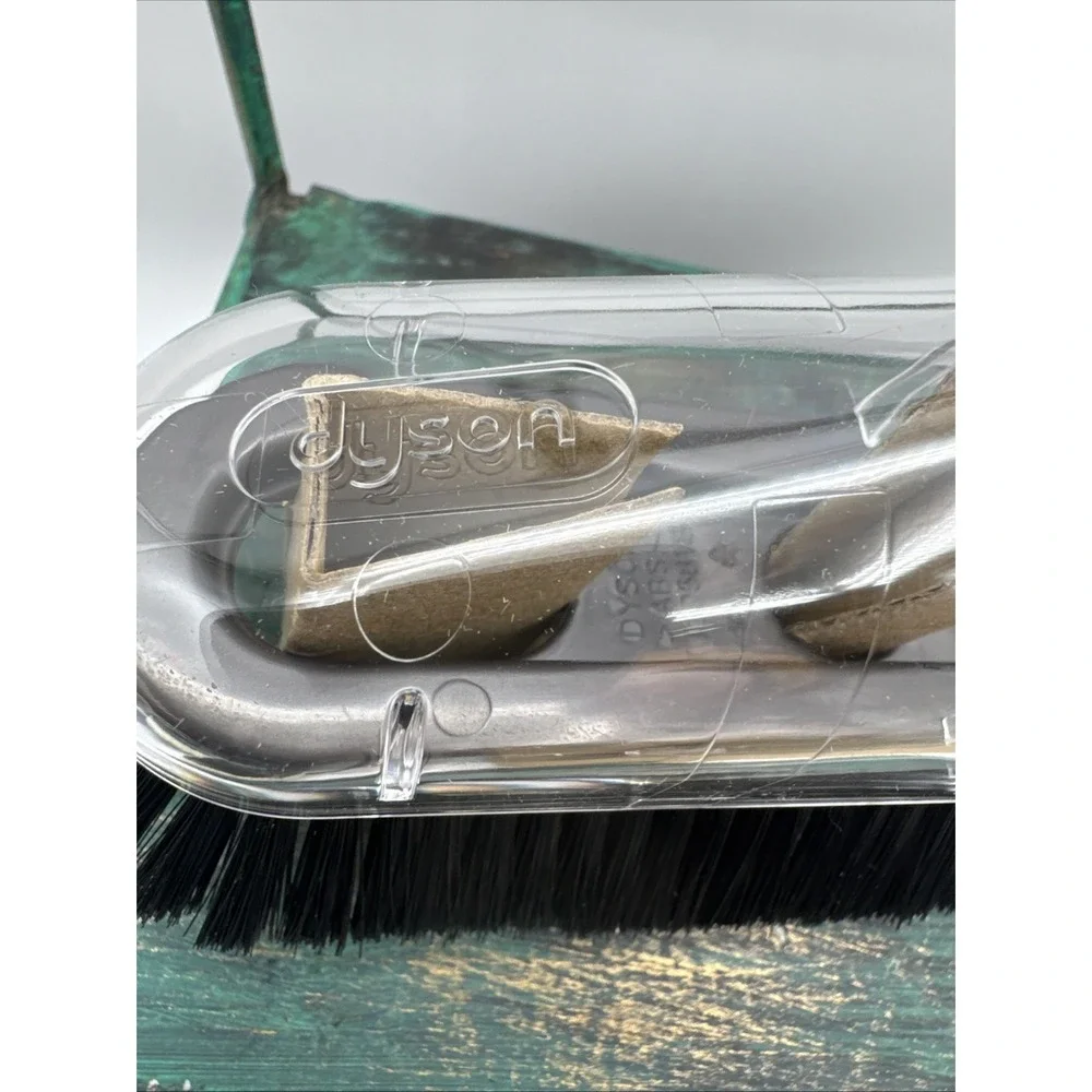 OEM Dyson Soft Dusting & Animal Brush Dyson Vacuum T105831 New Attachment